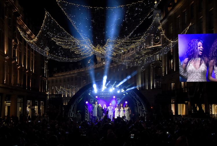 REGENT_ST_CHRISTMAS_LIGHTS stage